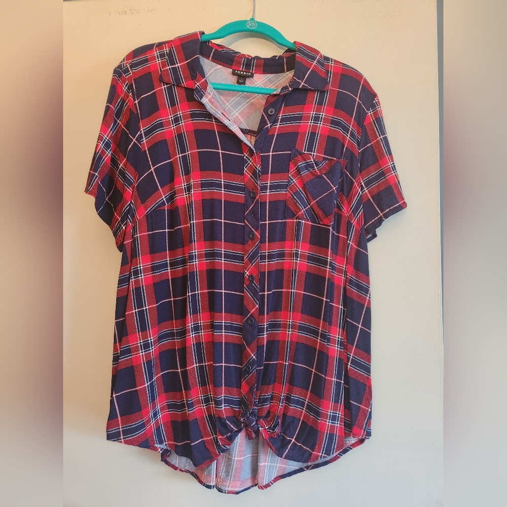 Torrid plaid top woth front accent tie
